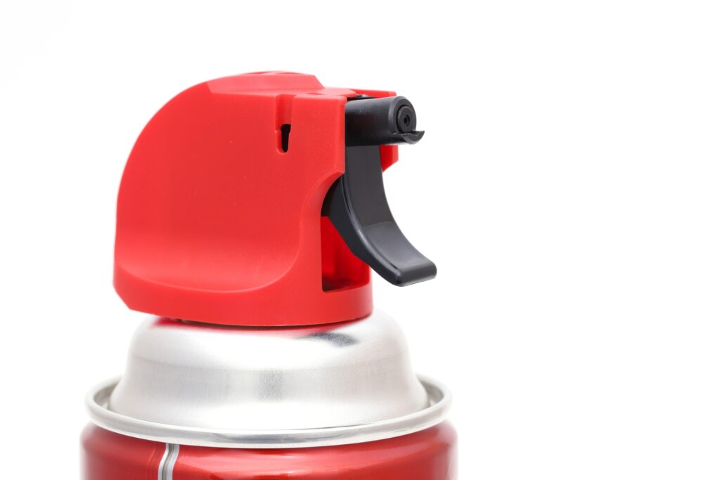 スズメバチ用殺虫剤は“ピレスロイド系”配合かが重要