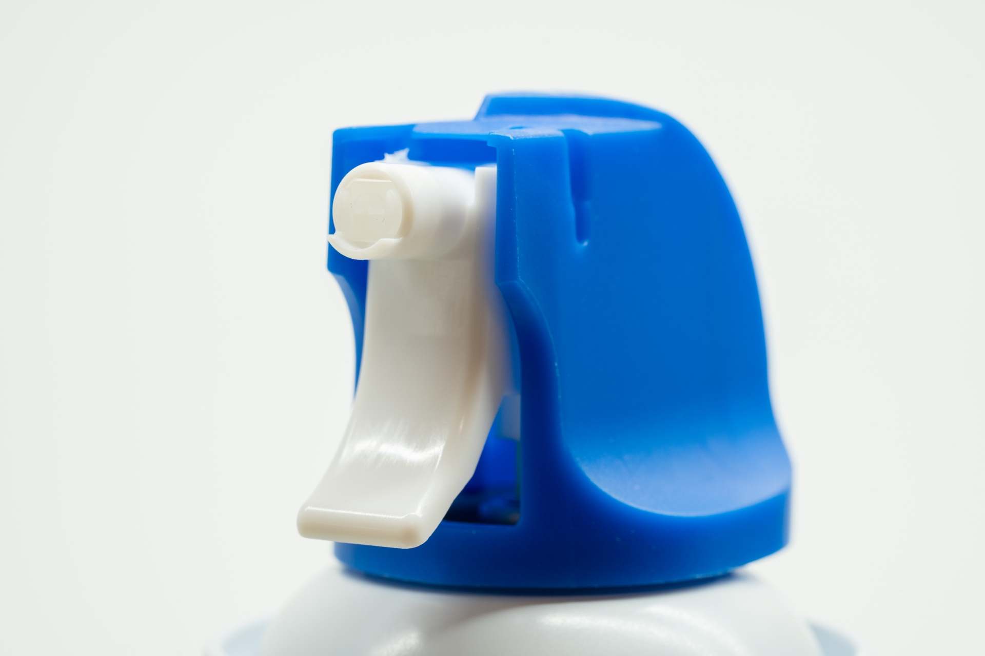 スズメバチやミツバチを駆除する方法