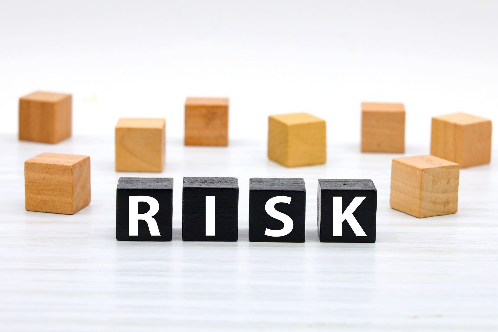 スズメバチの巣を自力で退治するのが危険な理由5つ