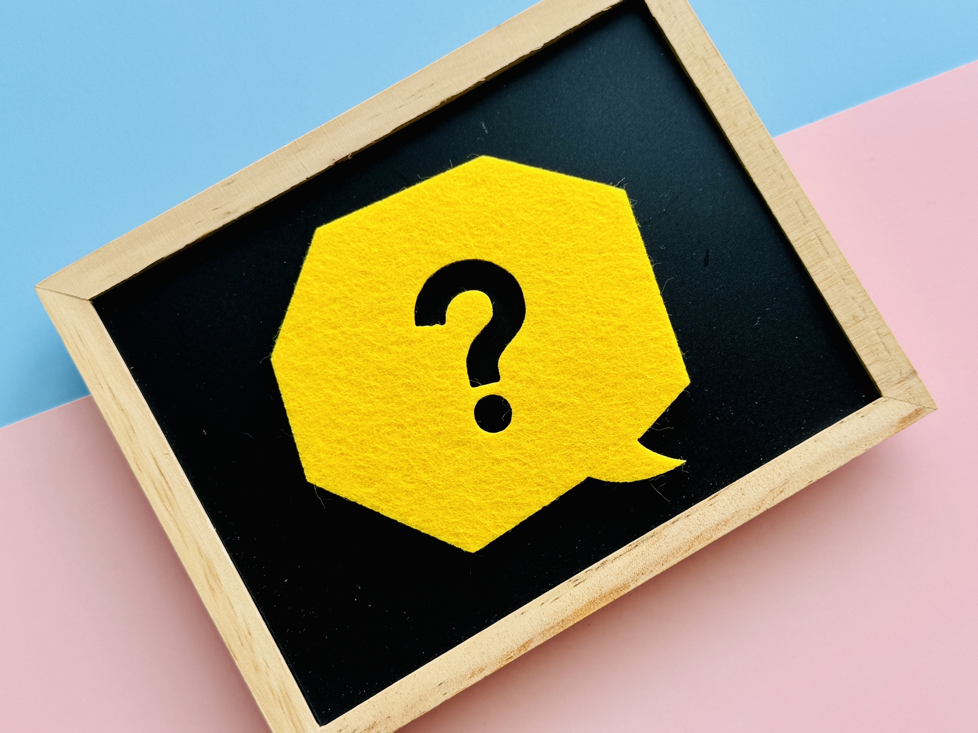 アシナガバチの巣はスズメバチより安全かどうかの疑問