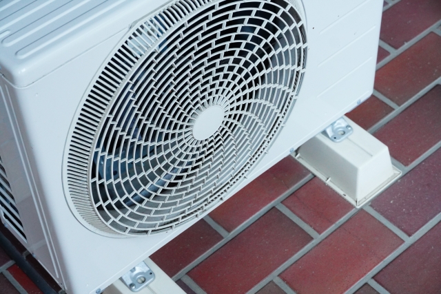 室外機に蜂の巣を作らせない対策