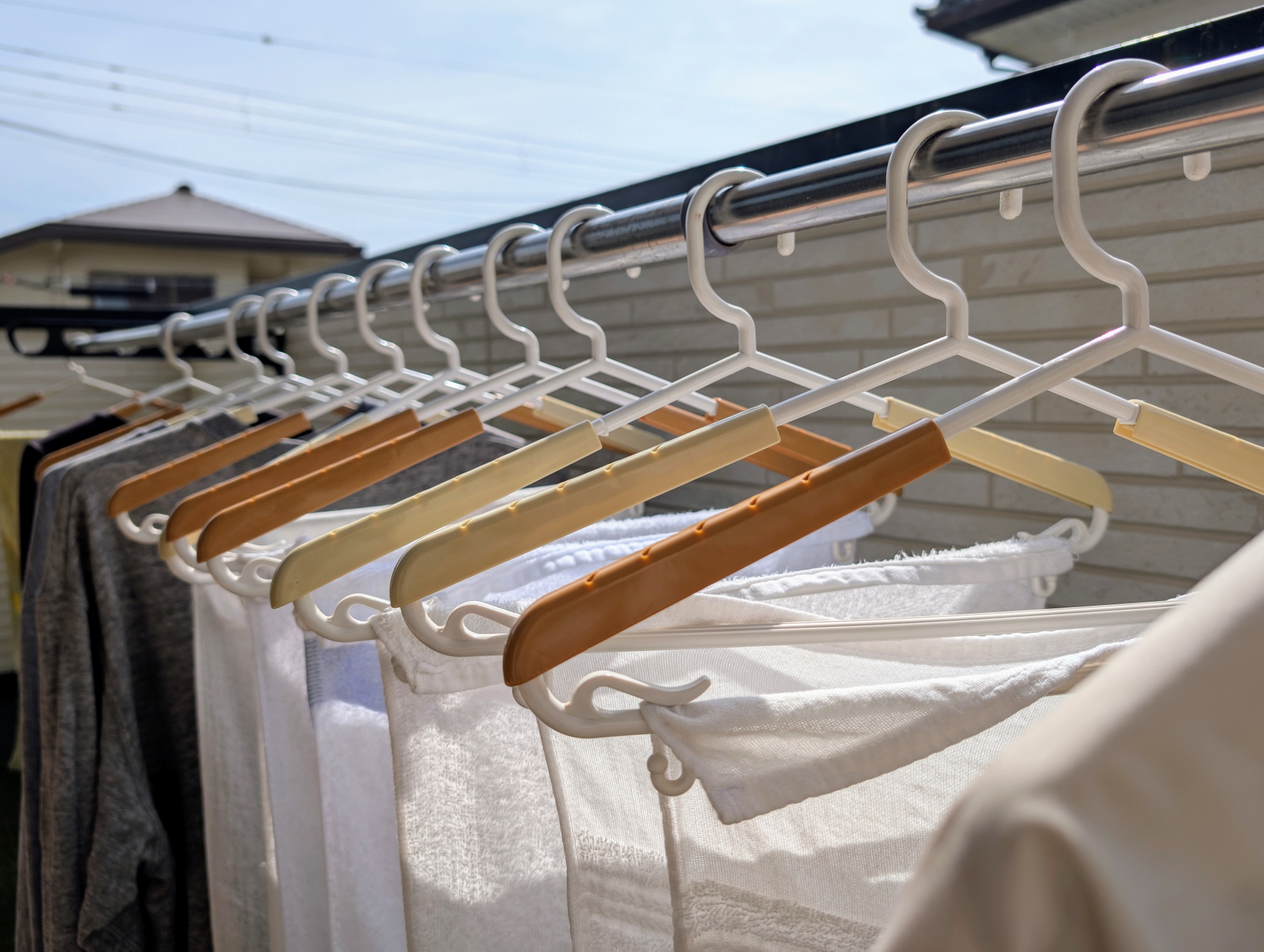 ベランダに蜂の巣が作られやすい理由3選