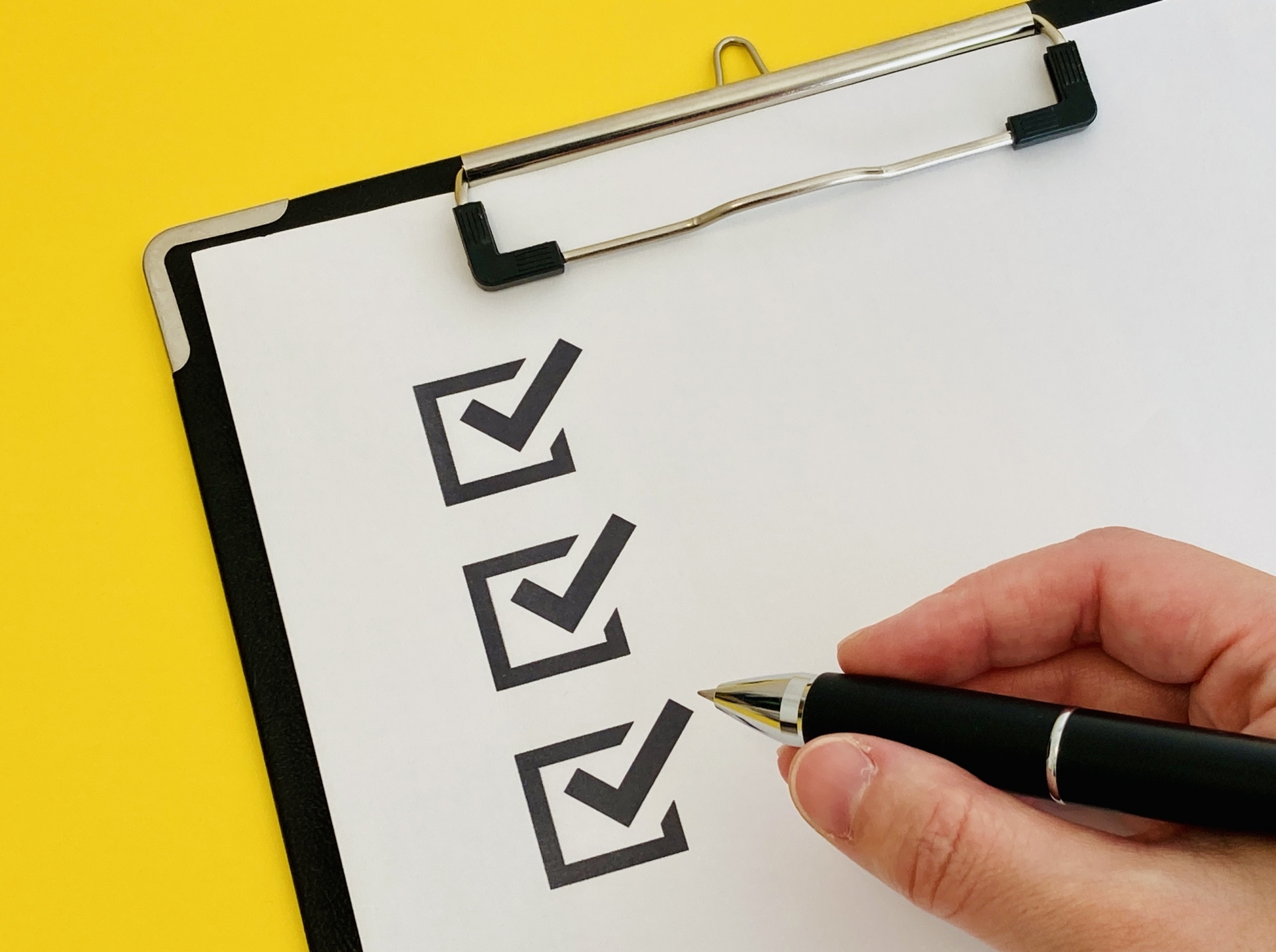 蜂駆除用の市販スプレーの選び方